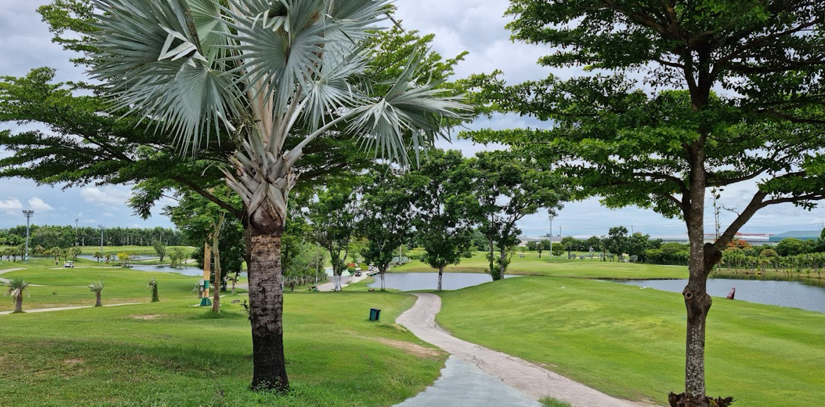 ゴルフ場スライド1