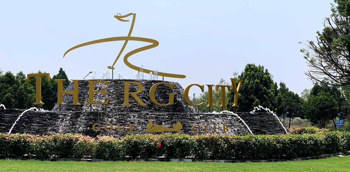 ゴルフ場スライド1